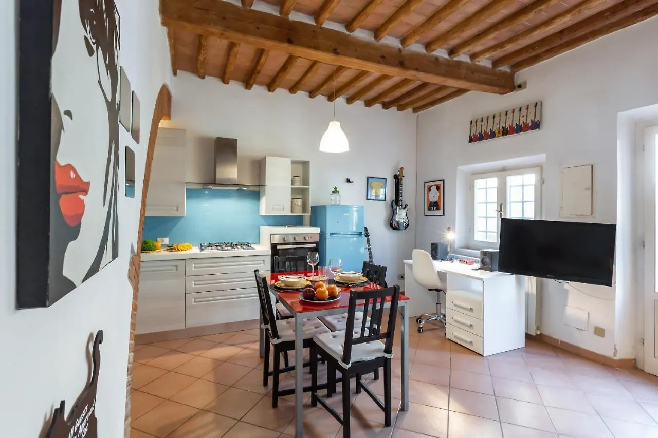 Cisanello Rock Apartment With Patio And Barbecue Pise
